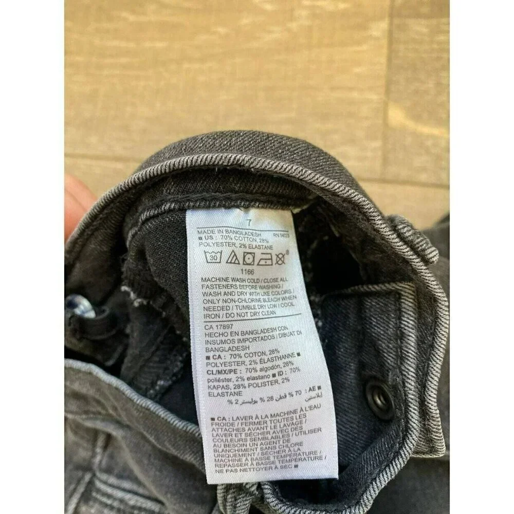 Rockstar Distressed Jeans